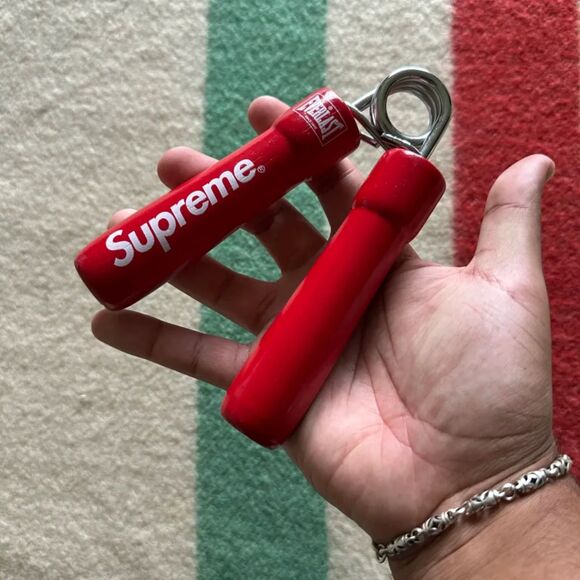 Supreme X Everlast Hand Grip Red FW14 Authentic - Picture 2 of 5
